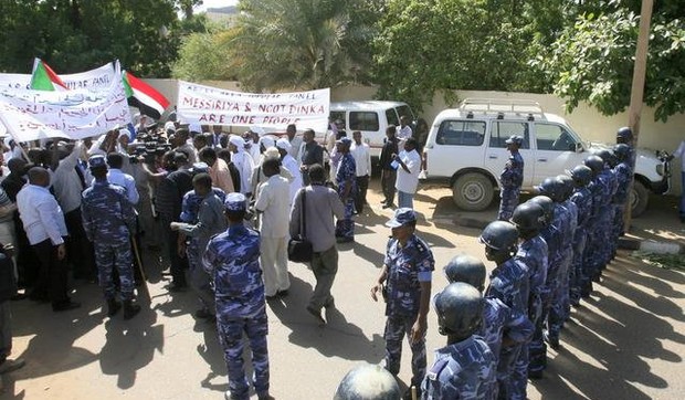 295413_sudan-demonstracije-meseria-pleme-kartum-ap