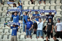 Więcej kibiców na trybunach i skrócony dystans. Jest projekt Rady Ministrów