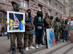 Partia Janukowycza wypowiada mu posłuszeństwo. "To on odpowiada za śmierć"