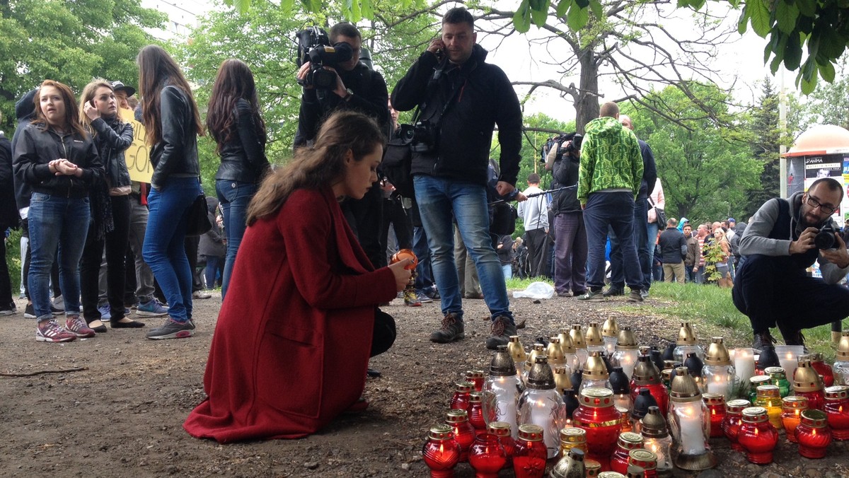 Wobec zatrzymanego na wrocławskim Rynku 25-letniego Igora S., który zmarł po przewiezieniu na komisariat, policjanci dwukrotnie użyli paralizatora. Raz w centrum Wrocławia. I drugi raz już na komisariacie, gdy mężczyzna miał założone kajdanki, co jest niezgodne z prawem.