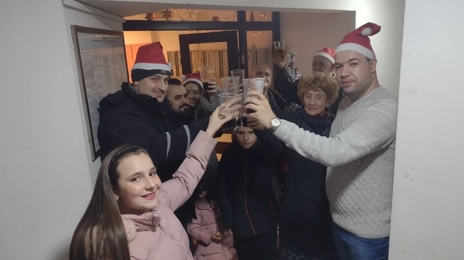 Složne komšije iz zgrade u Ulici generala Milojka Lesjanina 65 