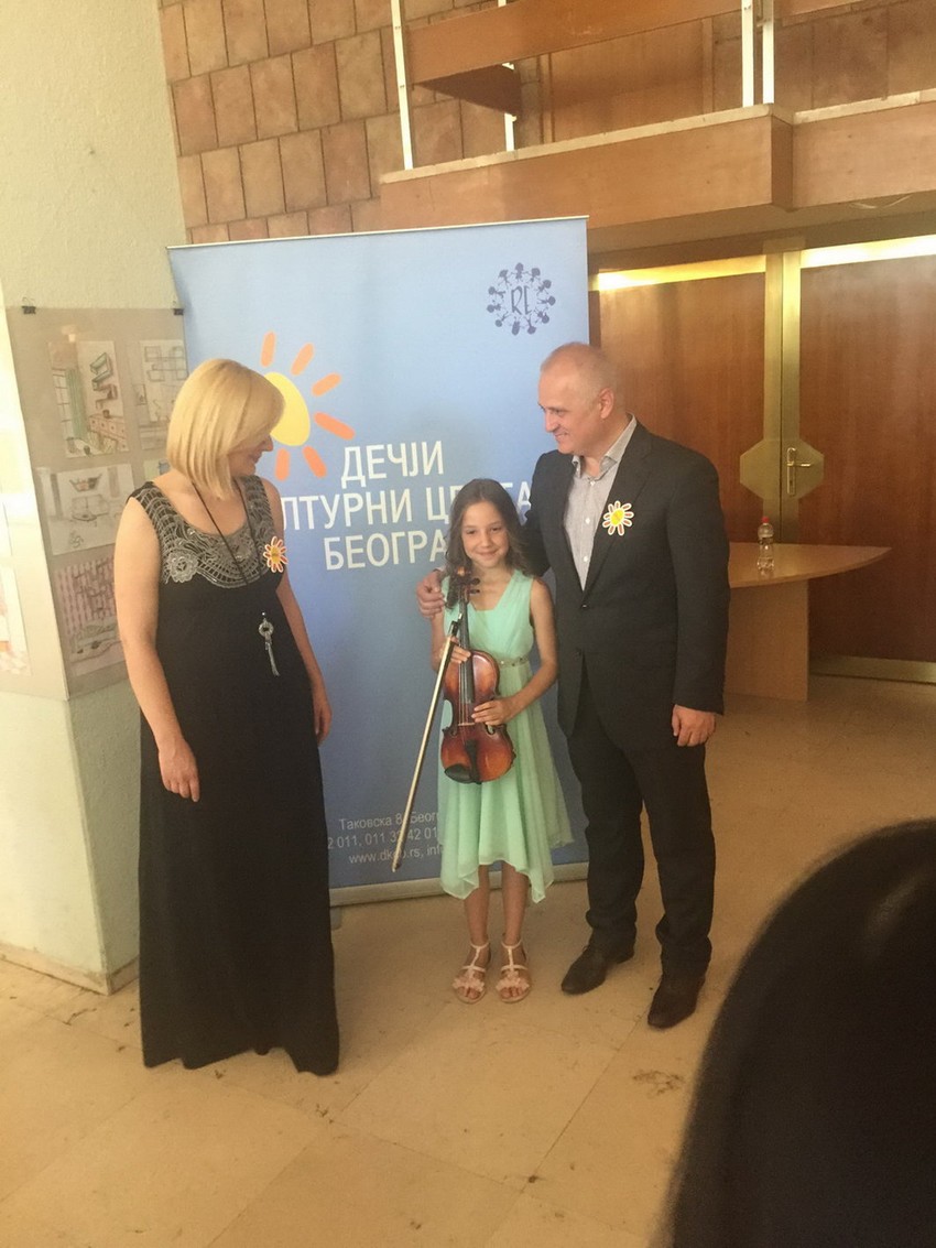 Jovana Savić dobila je violinu