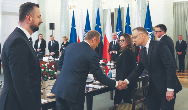 Prezydent RP Andrzej Duda i premier Donald Tusk w Pałacu Prezydenckim w Warszawie