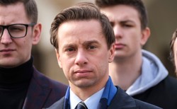 Bosak: PiS-PO to komplementarne zło. Rząd oszukiwał ws. węgla