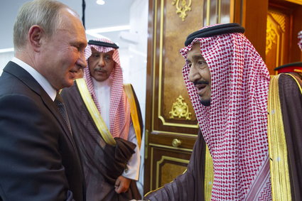 Rosja ma pakt naftowy. "Ostatnie wahania cen ropy mają podłoże polityczne"