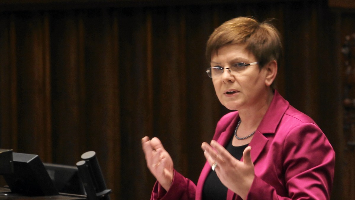 Posłanka PiS Beata Szydło skomentowała w TVN24 oświadczenie żony Zbigniewa Herberta w związku z cytowanym, przy okazji inauguracji Ruchu Społecznego im. Lecha Kaczyńskiego, przez Jarosława Kaczyńskiego wierszem "Pan Cogito". Polityk stwierdziła, że "cytowanie utworów literackich jest i będzie dość powszechne w życiu publicznym", a "poezja i literatura są w jakimś sensie dobrem publicznym".