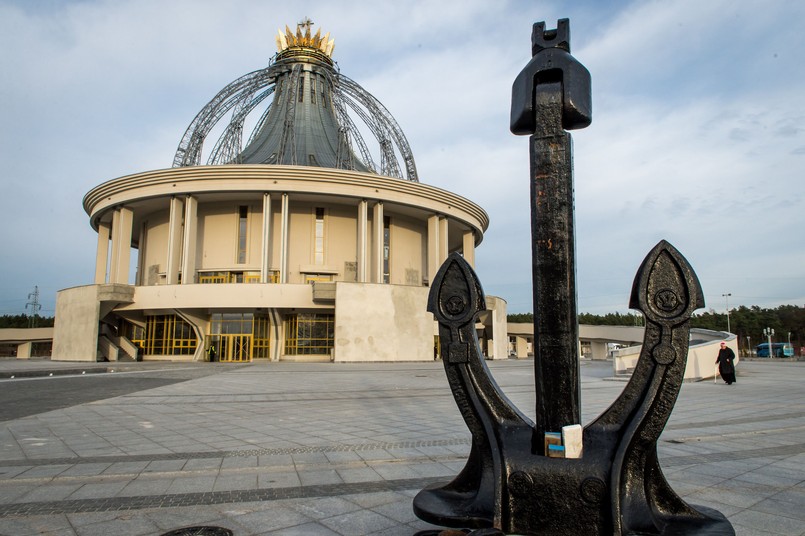 Świątynia pod wezwaniem Najświętszej Maryi Panny Gwiazdy Nowej Ewangelizacji i Błogosławionego Jana Pawła II powstaje w Toruniu. Zaprojektował ją architekt Andrzej Ryczek