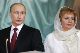 Ljudmila se RAZVELA od Putina posle 30 godina braka, pa ŠOKIRALA UDAJOM za 20 godina mlađeg sportistu: Gde je danas bivša prva dama Rusije