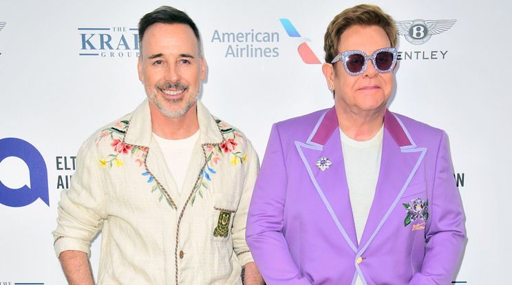 Elton John (jobbra) párjának, David Furnish-nek komoly alkoholproblémái voltak / Fotó: Northfoto