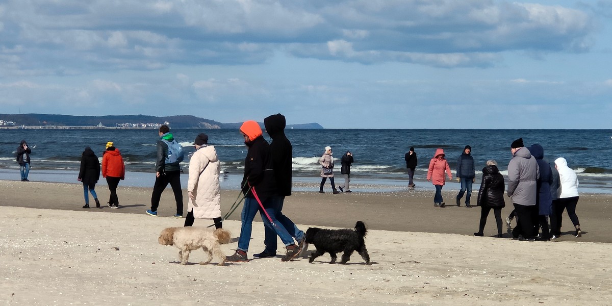 Plaża w Świnoujściu w niedzielę 3 kwietnia.