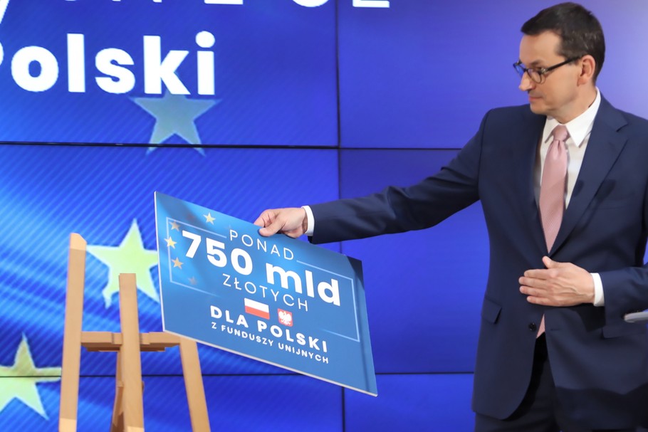 Warszawa, 21.07.2020. Premier Mateusz Morawiecki podczas konferencji prasowej w KPRM