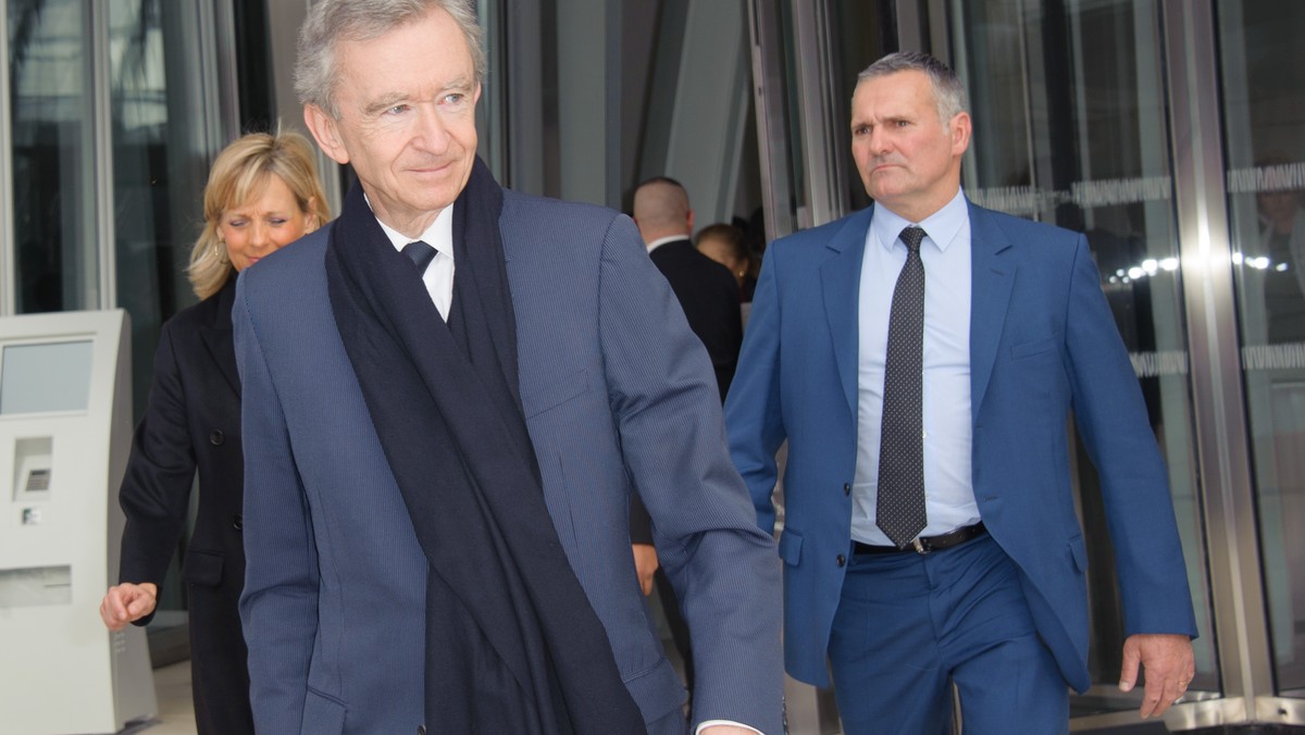 BERNARD ARNAULT - ARRIVALS OF PEOPLE IN LOUIS VUITTON FASHION SHOW 