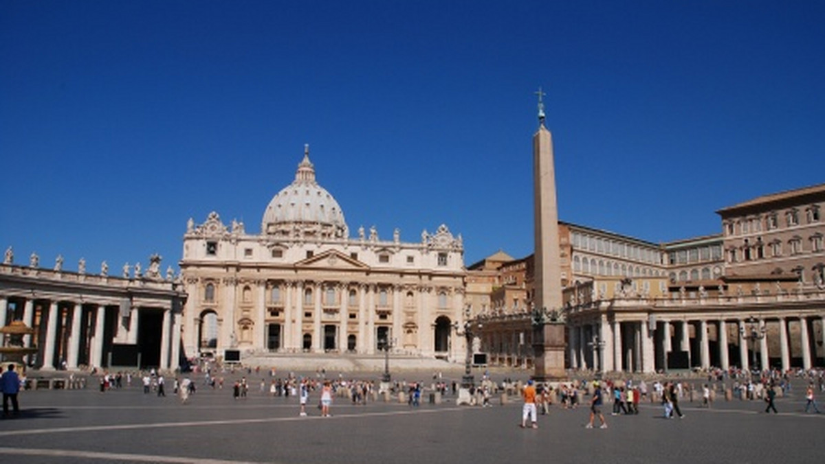Już nie 5 milionów osób, ale 7 milionów spodziewają się władze Rzymu w dniach od Wielkiego Tygodnia do kanonizacji Jana Pawła II i Jana XXIII. Przewiduje się, że na mszę kanonizacyjną 27 kwietnia przyjedzie około 300 tysięcy Polaków.