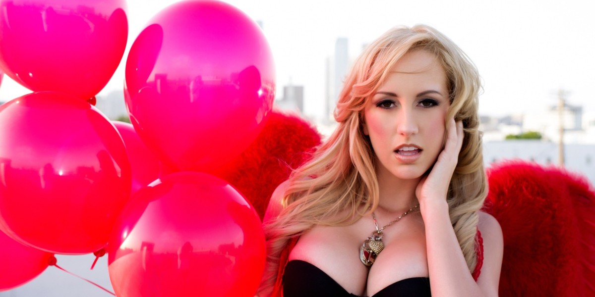 Brett Rossi, narzeczona Charlie Sheen