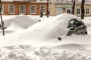 Załamanie pogody w Ukrainie. Ponad 2 tys. miejscowości bez prądu. Na południu zaspy śniegu mają nawet 2 m wysokości