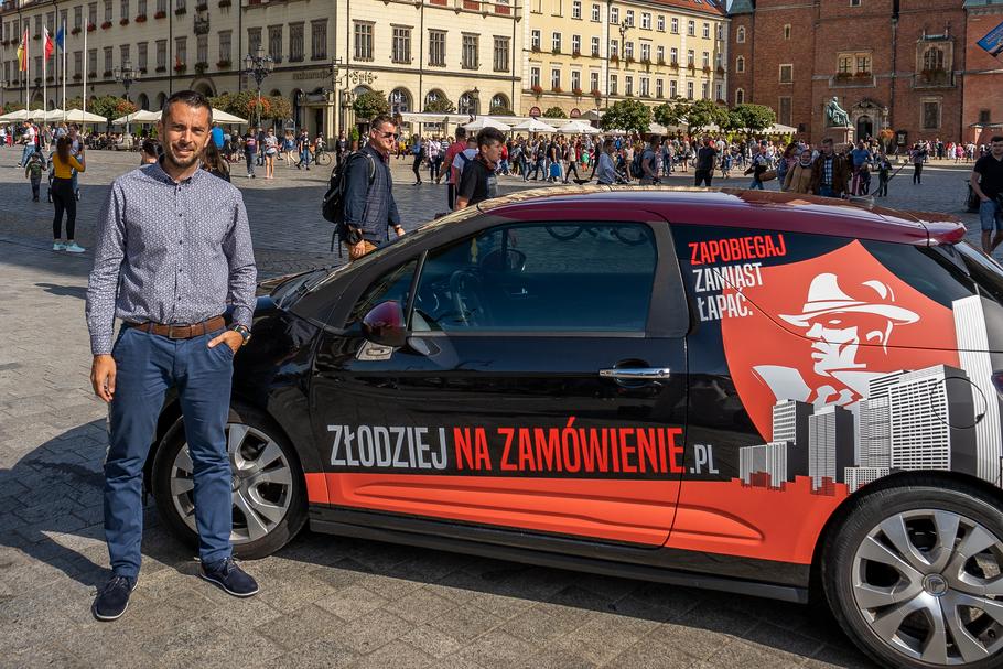 „Uważam, że w XXI wieku jest niezwykle trudno wymyślić coś naprawdę nowego, dlatego określenie «innowacyjny» powinno być traktowane jako wyróżnienie, nie jako reguła” – mówi Grzegorz Hawrylczak, założyciel start-upu Złodziej na zamówienie, nominowanego do tegorocznej edycji Polskiej Nagrody Innowacyjności