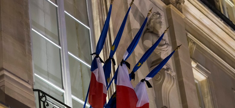 Minuta ciszy w całej Francji w hołdzie ofiarom zamachu na "Charlie Hebdo"