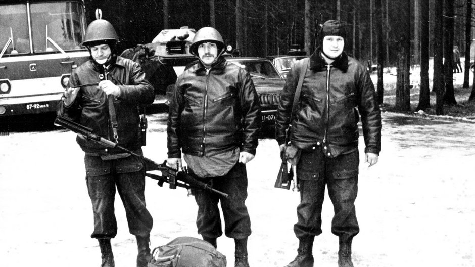 Aleksander Pliusnin (w środku) z żołnierzami Alfy podczas ćwiczeń. ZSRR, lata 70.