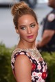 Jennifer Lawrence nem esett túlzásba annak ellenére, hogy ő volt az este egyik házigazdája. Ez egyáltalán nem probléma.