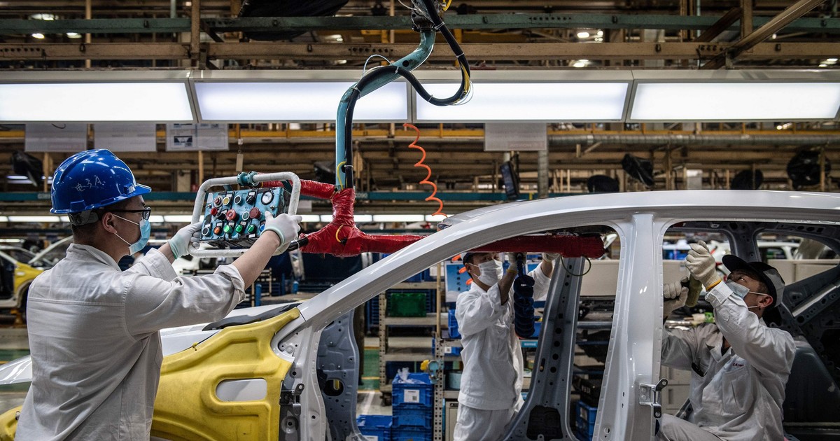 Unia zmienia zdanie w sprawie auta na benzynę, Zobacz nową datę