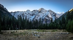 Zakopane w czerwonej strefie; mieszkańcy i turyści w maseczkach