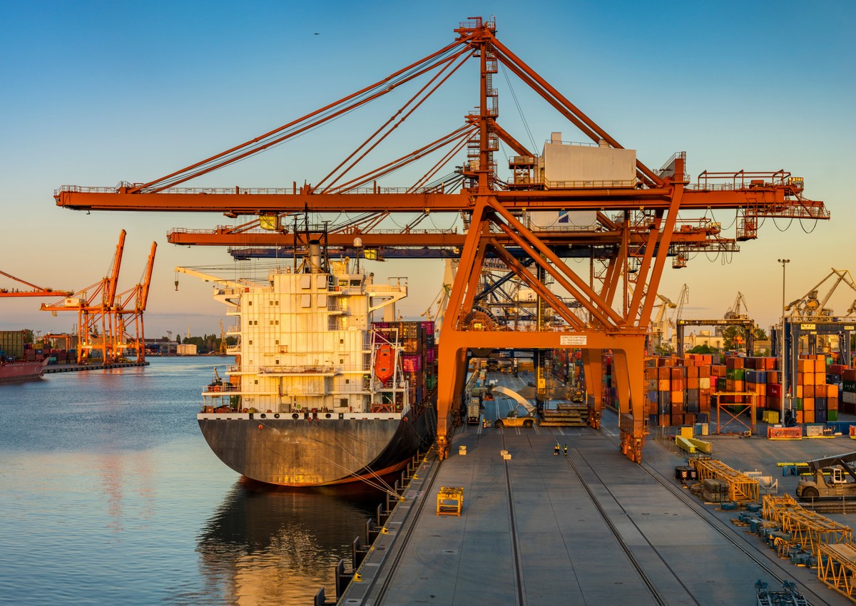 Między Stanami a Chinami. Europa musi "nauczyć się bronić”