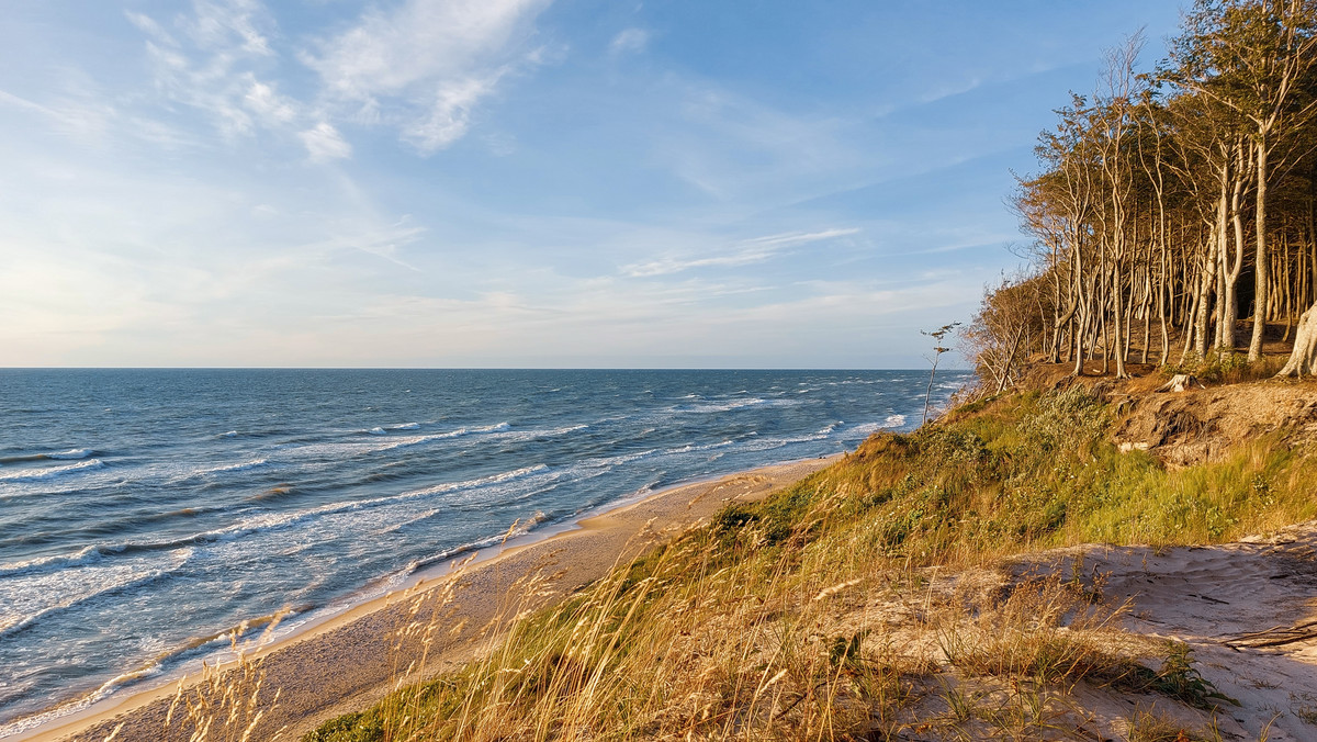 Lubiatowo po sztormie. Jak odbudowuje się jedną z najpiękniejszych polskich plaż?