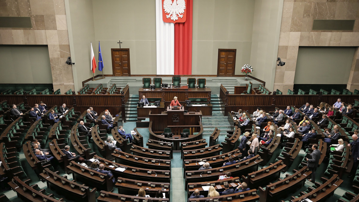 Siedmioro wojewodów i dwóch wice złożyło rezygnacje. Będą posłami