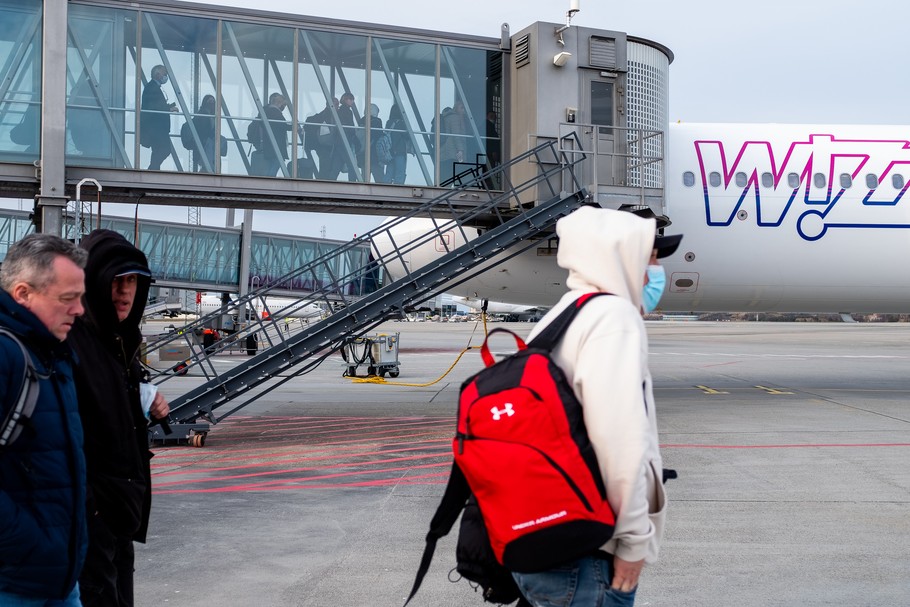 Gdyby Wizz Air wykazał się choć odrobiną dobrej woli, cały zaistniały problem zostałby zażegnany w zarodku. Zamiast tego węgierski przewoźnik wolał czekać, aż jedynym wyjściem dla pasażerów było uiszczenie kilkusetzłotowej opłaty dodatkowej