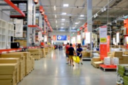 Śmierć pracownika w supermarkecie. Sieć przeprosiła za reakcję