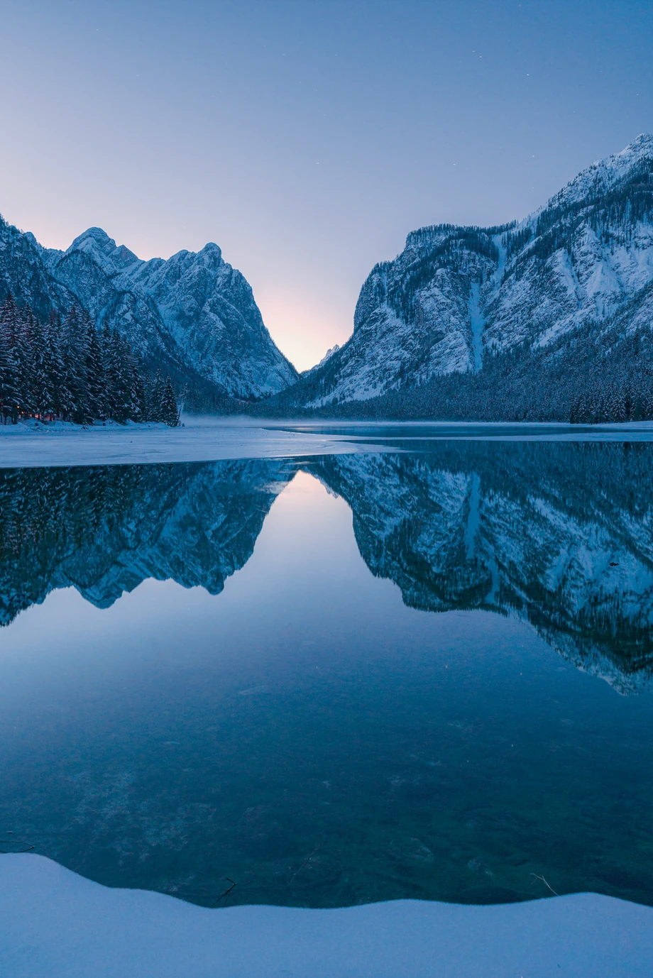 Tyrol Południowy, jezioro Dobbiaco, Val Pusteria, Dolomity