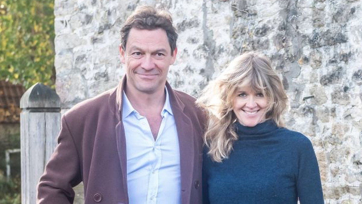 Dominic West, znany z seriali "The Affair" oraz "Czas prawdy", został przyłapany na randce z Lily James. Aktor jest mężem producentki filmowej Catherine Fitzgerald; para ma trójkę dzieci.