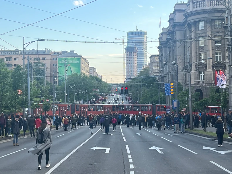 Zaustavljeni tramvaji na uglu Nemanjine ulice i Kneza Miloša