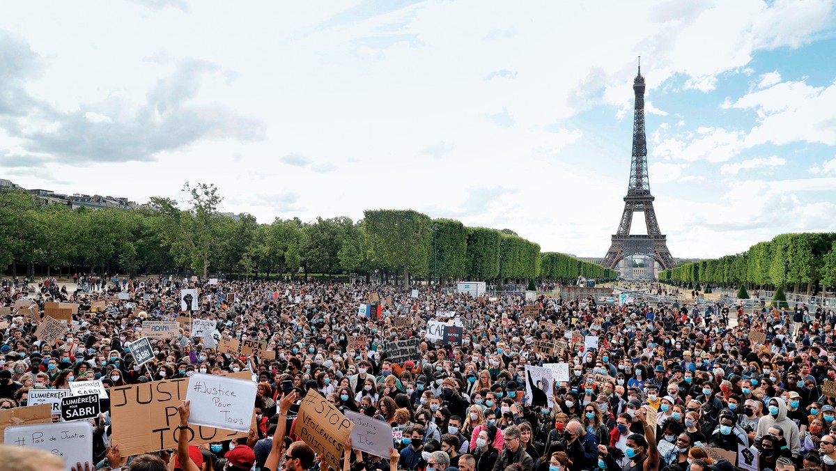 Protest Black Lives Matter w Paryżu. Fot. Goeffroy van der Hasselt/AFP/East News