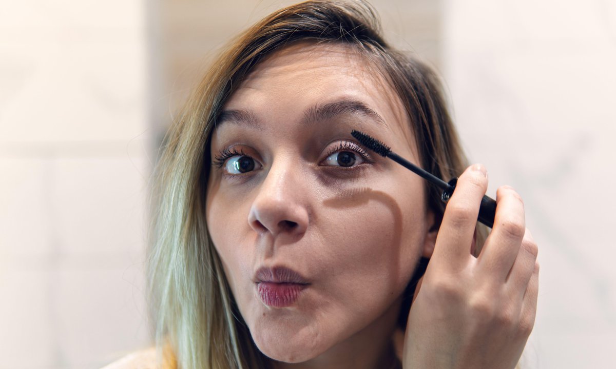 Mascara do rzęs to już przeżytek? Ten nowy trend robi furorę