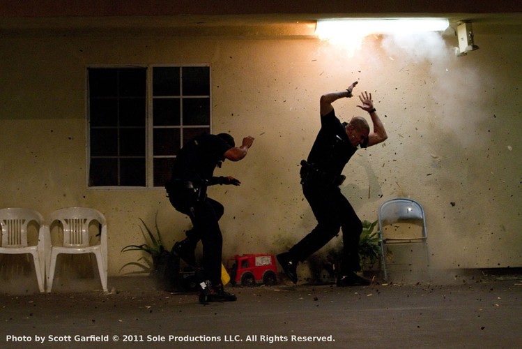 Jake Gyllenhaal i Michael Pena w filmie 'Bogowie ulicy'