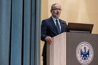 Niedzielski: Następna fala koronawirusa najwcześniej może pojawić się na przełomie roku