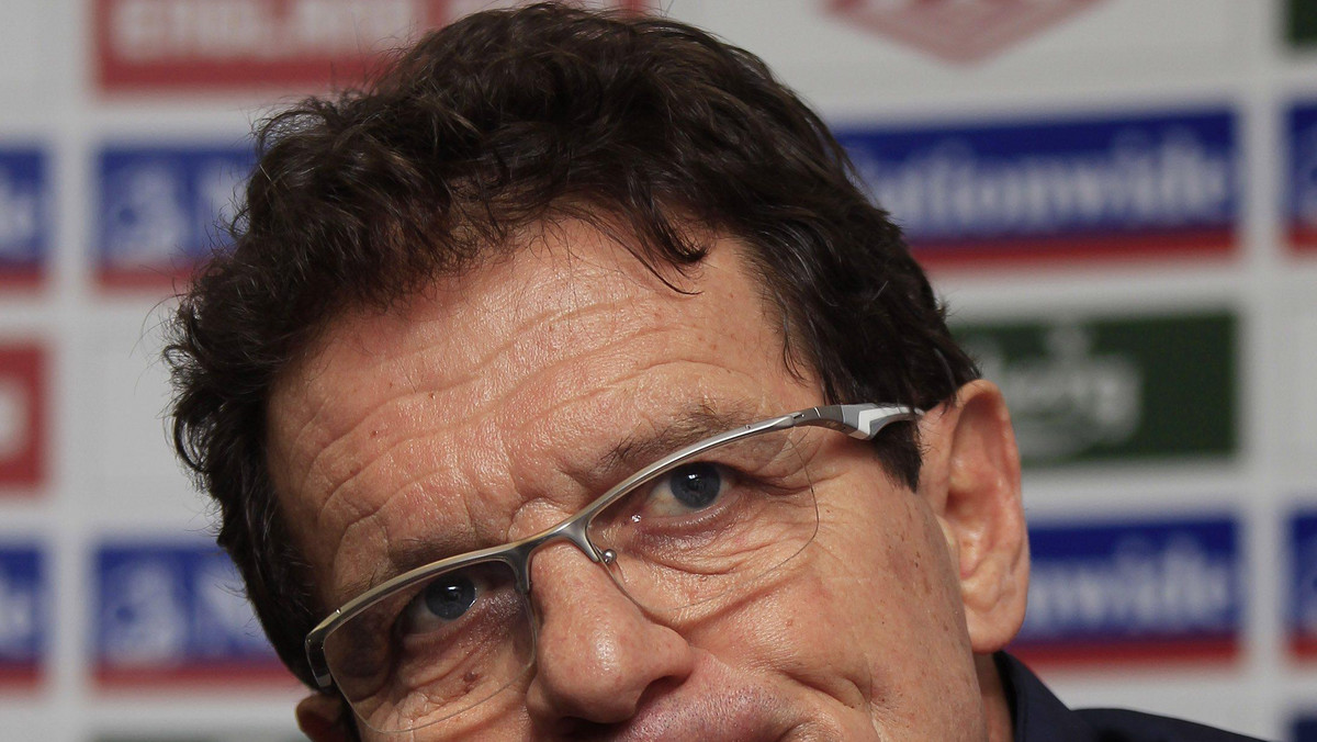 Przed zbliżającymi się mistrzostwami świata w RPA, selekcjoner reprezentacji Anglii, Fabio Capello ma powody do zmartwienia i zastanowienia niemal nad każdą pozycją na boisku. Skład, który budował przez ostatnie lata teraz sypie się jak domek z kart i zmusza do szukania wyjść awaryjnych.