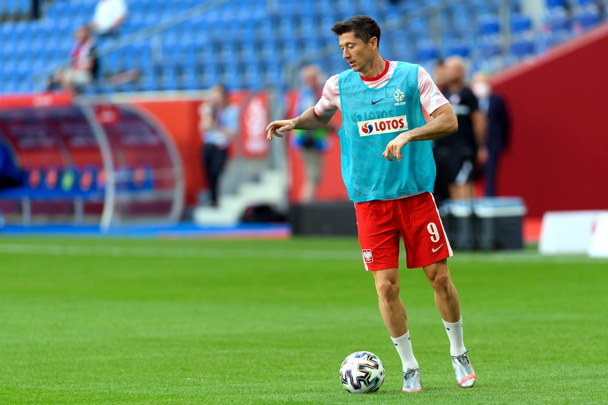 Napastnik piłkarskiej reprezentacji Polski Robert Lewandowski