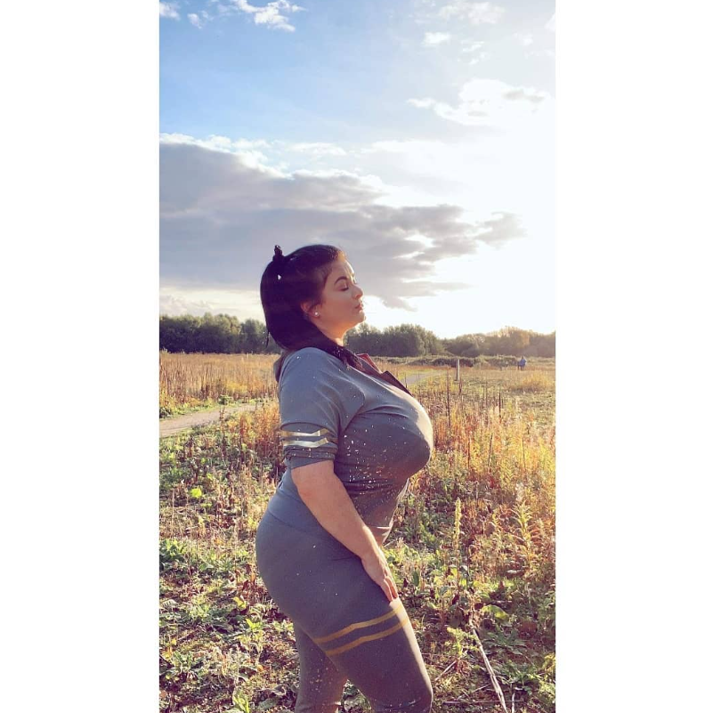 Glamour modelka Karla má na Instagrame množstvo fanúšikov.