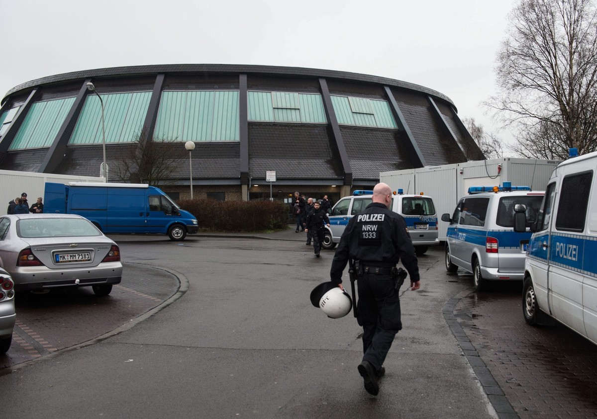 Media podają, że dokumenty będące w posiadaniu BKA są częścią większego zbioru kwestionariuszy osobowych, który „wyciekł” z IS i dostępny jest częściowo władzom bezpieczeństwa w kilku krajach