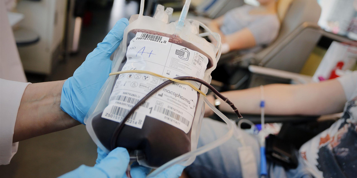 Honorowe krwiodawstwo jest oparte na zasadzie dobrowolnego i bezpłatnego oddawania krwi.