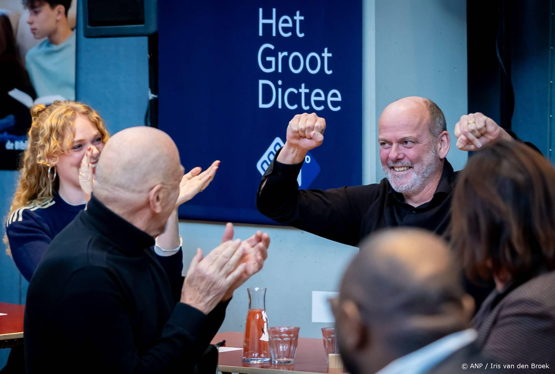 Luiken (3 fouten) en Van Pamelen (prominenten) winnen het Groot Dictee