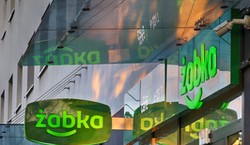 Do której otwarta jest Żabka w Boże Ciało? Godziny otwarcia