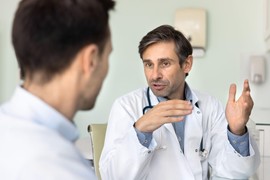 Kardiolozi ukazali na NAJGORU I NAJŠTETNIJU jutarnju naviku za SRCE! Ovo NEMOJTE RADITI kad se probudite, posledice su OZBILJNIJE nego što mislite