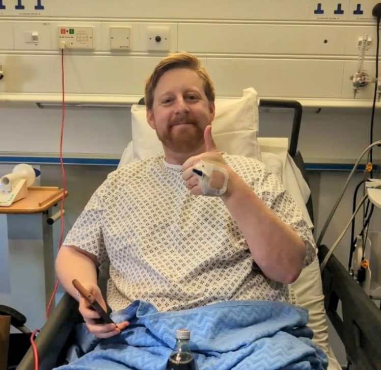 Michael postupne prišiel o schopnosť chodiť.