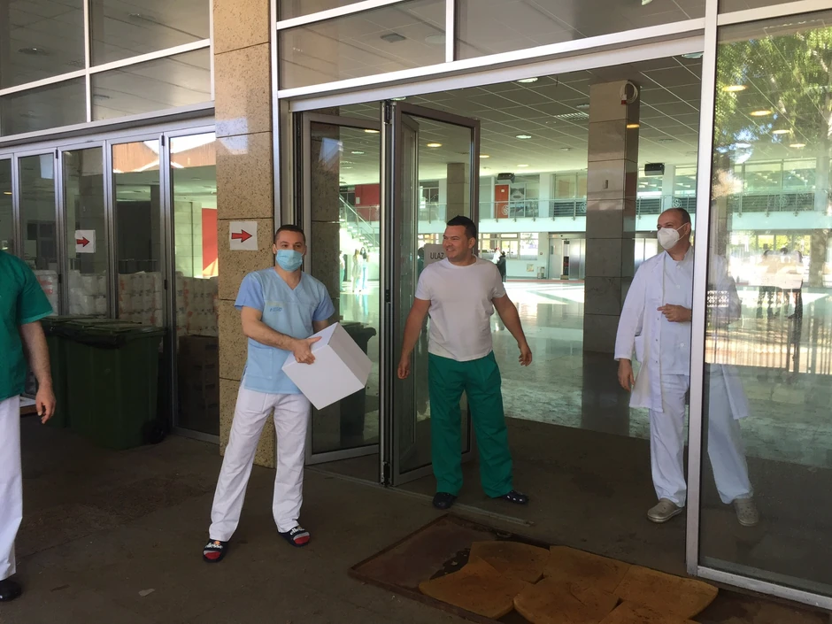 Dodela paketa zaposleni u KCV