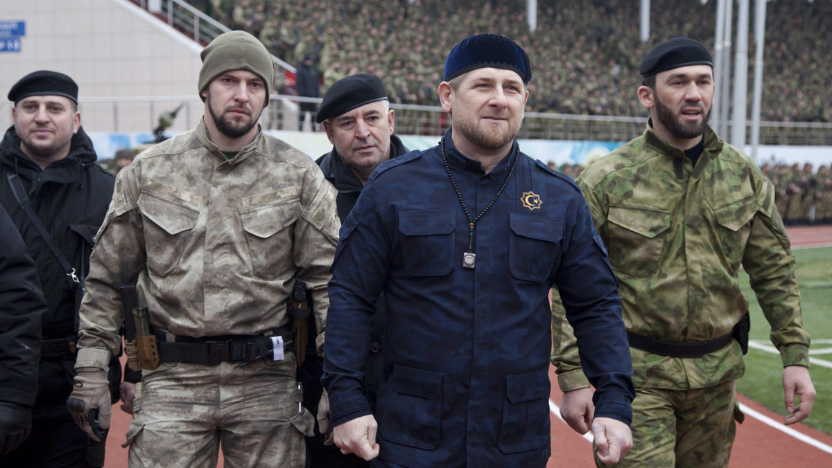 W dyskusji o cenzurze artystycznej w Rosji, zapoczątkowanej niedawno przez reżysera Konstantina Rajkina, władze opowiedziały się ostatecznie po jego stronie. Przeciw Rajkinowi wystąpił m.in. przywódca Czeczenii Ramzan Kadyrow i motocykliści z "Nocnych Wilków".
