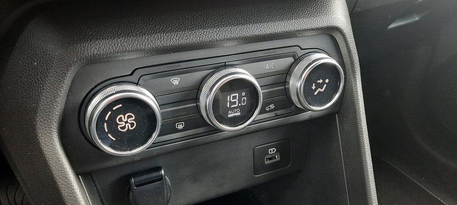 Dacia Jogger może mieć nawet elektronicznie sterowaną klimatyzację, ale za dopłatą.