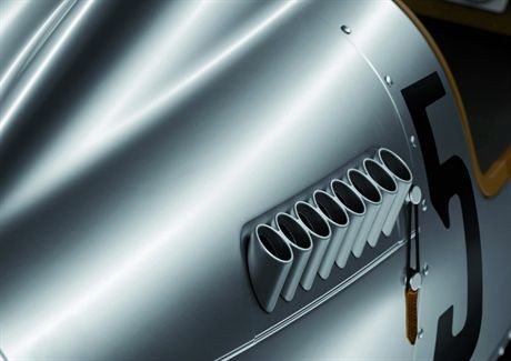 Mit der ?5? startete Bernd Rosemeyer, Grand Prix Champion der 30er Jahre, ins Rennen.